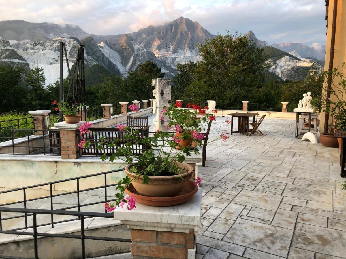 Galleria Ars Apua Panzió Carrara Kültér fotó